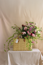 Cargar imagen en el visor de la galería, canasto provenza con ramo
